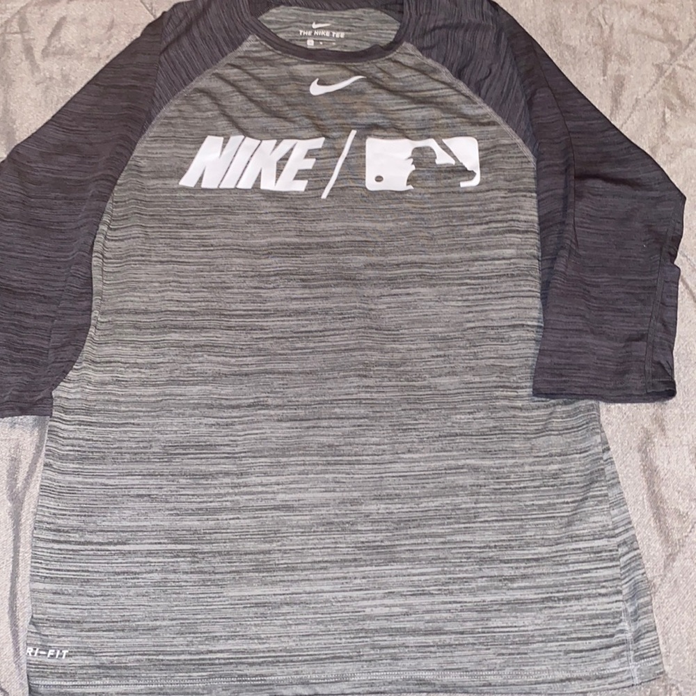 Dry-fit man’s 3/4 sleeve shirt